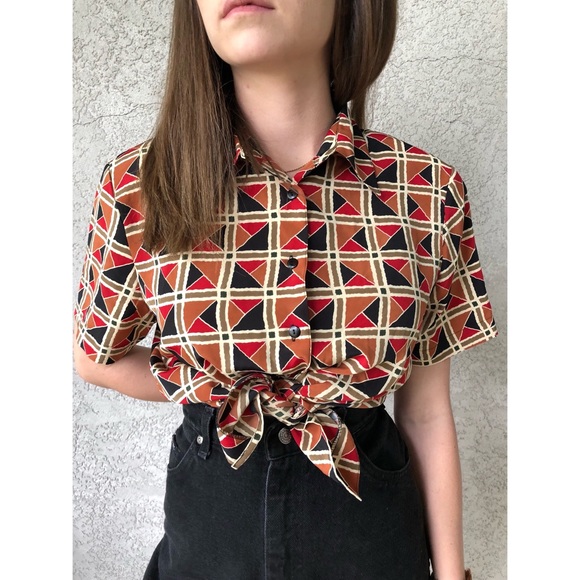 Vintage Tops - VINTAGE | Minimalist geometric design shirt
